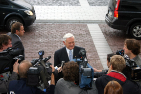 Что позволяет привести страну к независимости и демократии